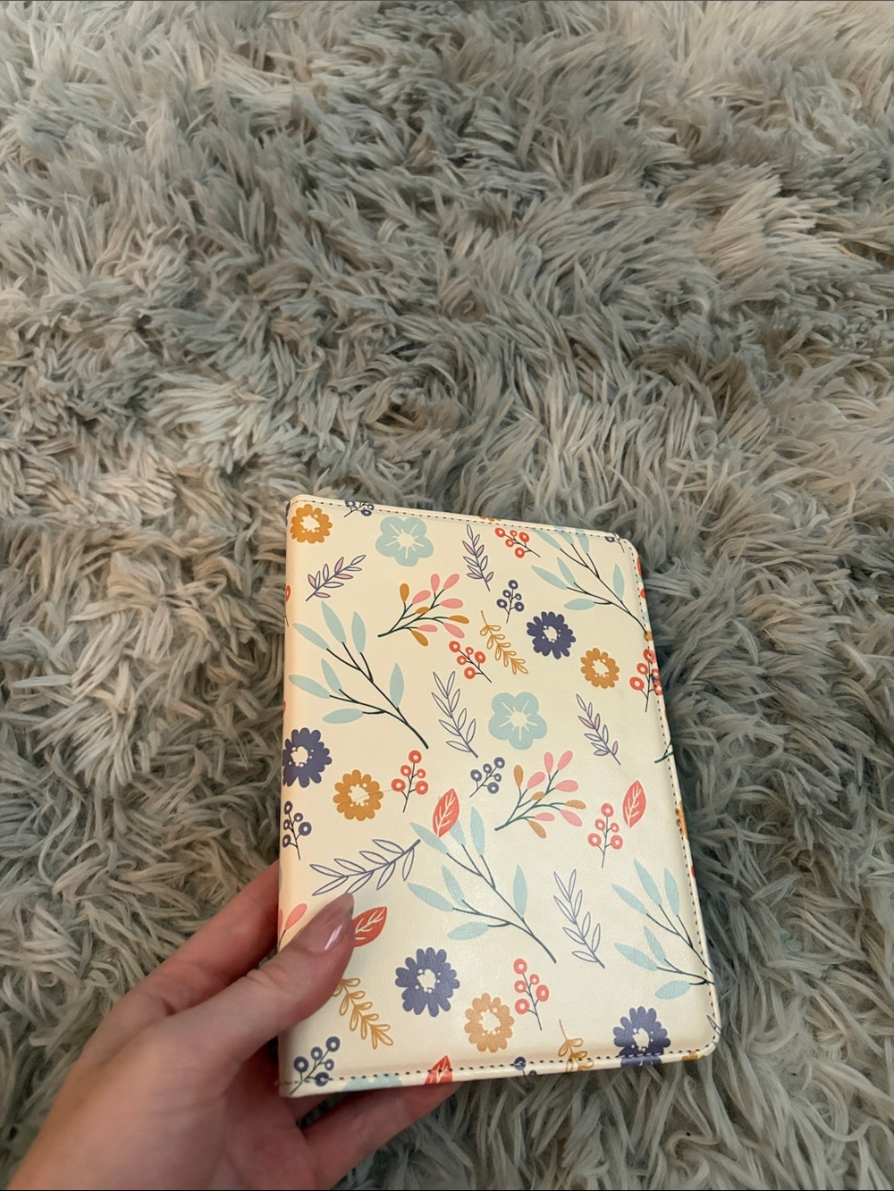Amazon Kindle E-Reader with Floral Brown Case - Kindle - Picture 2 of 4
